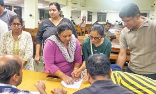 உடல்களை அடையாளம் காண டி.என்.ஏ பரிசோதனை: விடிய விடிய காத்திருந்து ரத்த மாதிரிகளை தந்த 200 குடும்பத்தினர்