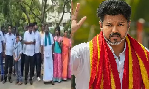 பனையூரில் பரந்தூர் மக்கள்.. த.வெ.க. தலைவர் விஜய்யுடன் சந்திப்பு