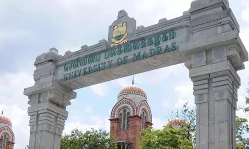 டி.என்.பி.எஸ்.சி தேர்வு எதிரொலி: செமஸ்டர் தேர்வுகளை ஒத்திவைத்தது சென்னை பல்கலைக்கழகம்