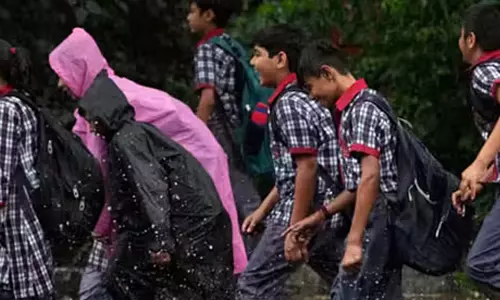 பள்ளிகளுக்கு நாளை விடுமுறை அறிவிப்பு