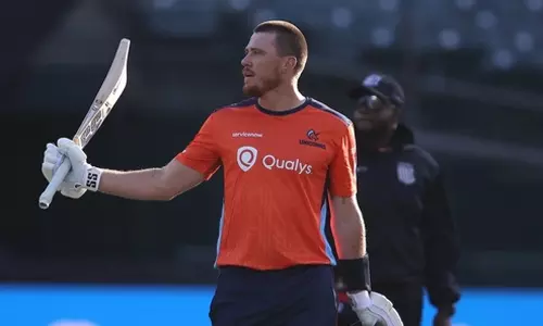 டி20 கிரிக்கெட்டில் அதிக சிக்சர்: கிறிஸ் கெயில் சாதனையை முறியடித்த நியூசிலாந்து வீரர்