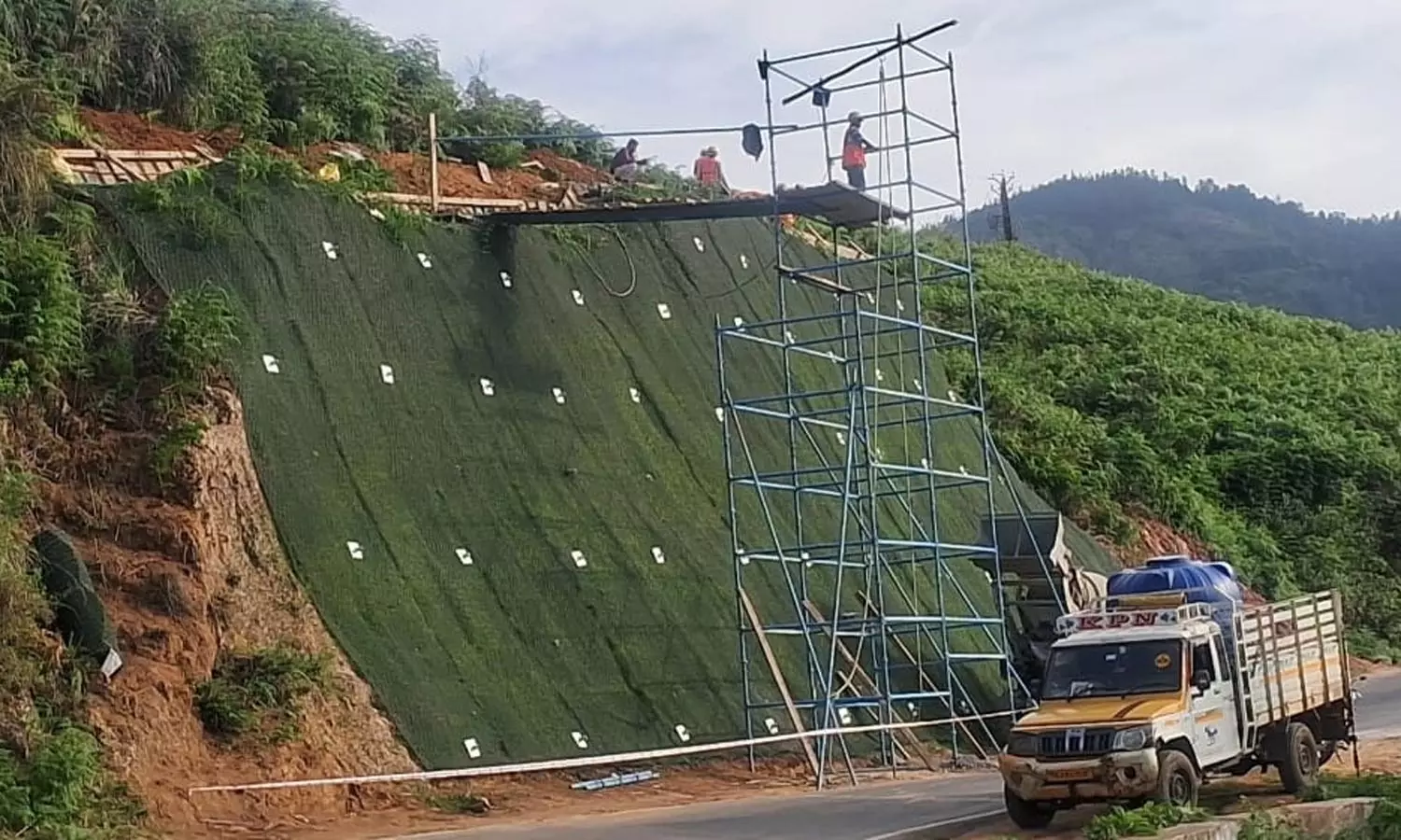 ரெட் அலர்ட் எச்சரிக்கை: நிலச்சரிவு அபாயம் பகுதியில் வசிப்பவர்கள் பாதுகாப்பான இடங்களுக்கு செல்ல உத்தரவு