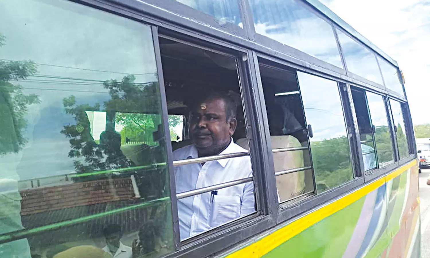 மதுரையில் முன்னாள் அமைச்சர் ஆர்.பி.உதயகுமார் கைது மதுரையில் முன்னாள் அமைச்சர் ஆர்.பி.உதயகுமார் கைது