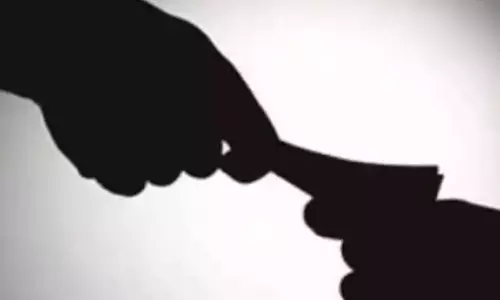 சென்னை அரசு மருத்துவமனையில் லஞ்சம்.. மருத்துவர்களுக்கு தெரிந்தே பணம் பறிக்கிறார்களா ஊழியர்கள்?