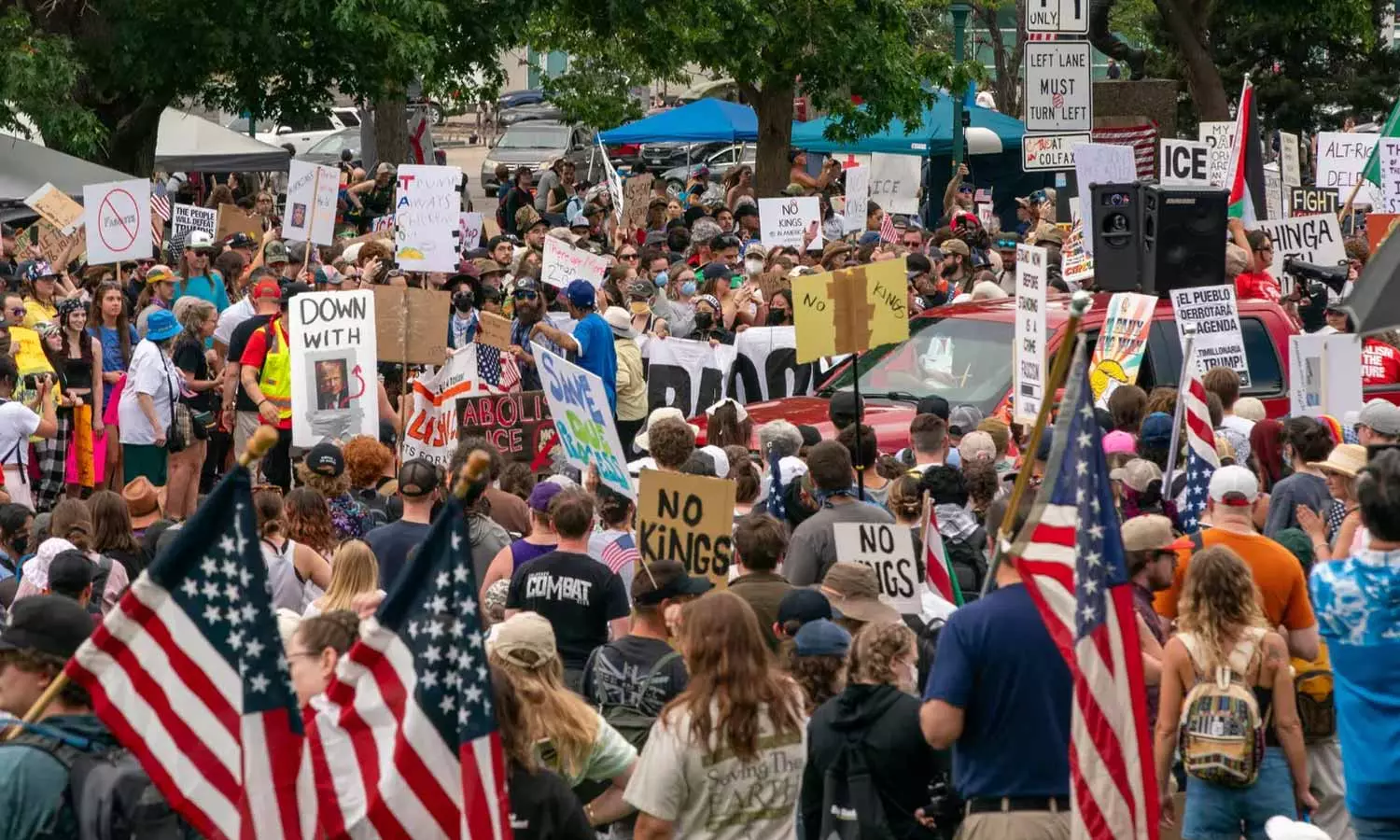 டிரம்பின் குடியேற்ற கொள்கைக்கு எதிராக வலுக்கும் போராட்டம்: ராணுவ வீரர்கள் குவிப்பு