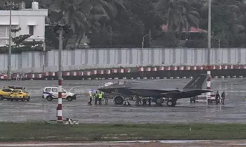 எரிபொருள் பற்றாக்குறை... திருவனந்தபுரத்தில் அவசரமாக தரை இறங்கிய இங்கிலாந்து விமானம்