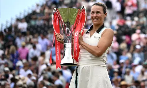 குயின்ஸ் கிளப் சாம்பியன்ஷிப்: சாம்பியன் பட்டம் வென்றார் ஜெர்மனி வீராங்கனை