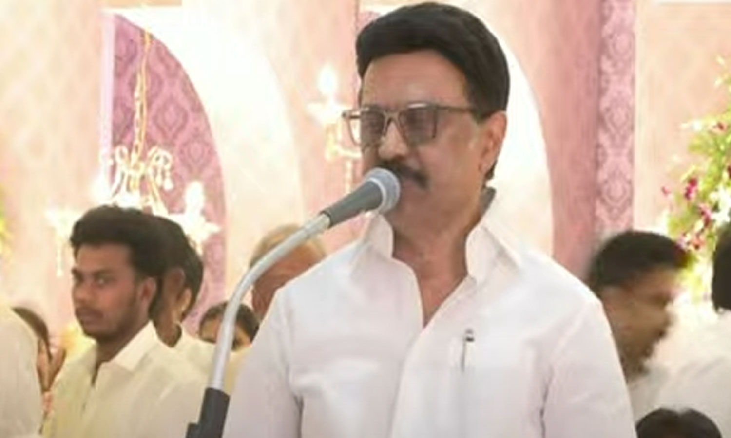 குழந்தைகளுக்கு அழகான தமிழ் பெயரை சூட்ட வேண்டும்- முதலமைச்சர் வேண்டுகோள்