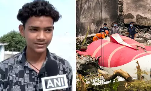 விமான விபத்தை படம் பிடித்த சிறுவன்- அதிர்ச்சியில் இருந்து மீளாத துயரம்