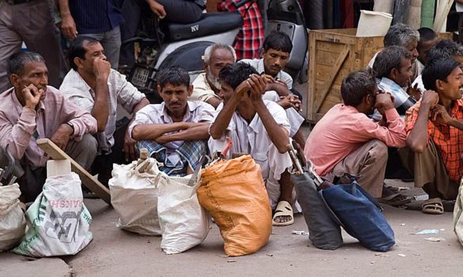 இந்தியாவில் வேலையில்லா திண்டாட்டம் அதிகரிப்பு - வெப்ப அலை வீசியது காரணமா? இந்தியாவில் வேலையில்லா திண்டாட்டம் அதிகரிப்பு - வெப்ப அலை வீசியது காரணமா?