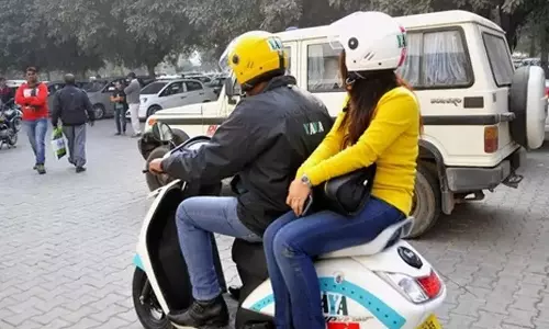 கர்நாடகத்தில் பைக் டாக்சிக்கு தடை - அத்துமீறி இயக்கிய 103 வாகனங்கள் பறிமுதல்