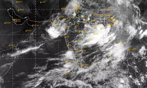 2 பகுதிகளில் உருவானது குறைந்த காற்றழுத்த தாழ்வு பகுதி