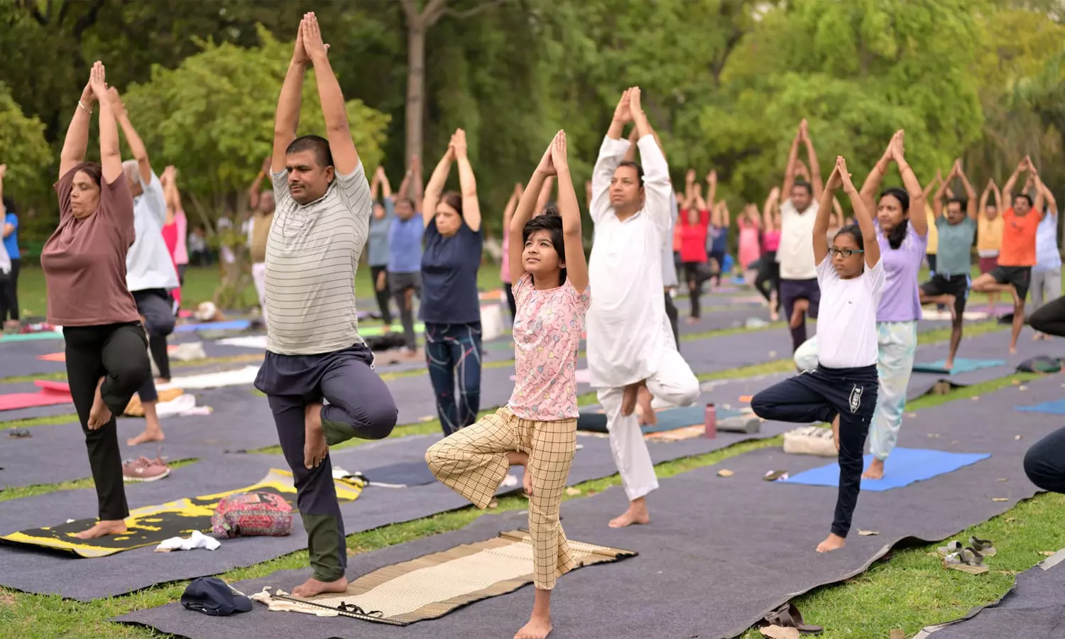 சர்வதேச யோகா தின விழாவில் பங்கேற்க இணையதளத்தில் பதிவு செய்யலாம் - கவர்னர் மாளிகை சர்வதேச யோகா தின விழாவில் பங்கேற்க இணையதளத்தில் பதிவு செய்யலாம் - கவர்னர் மாளிகை