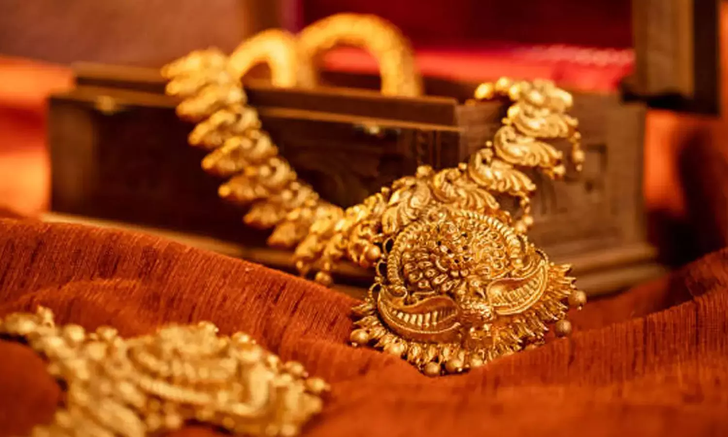 GOLD PRICE TODAY : சற்று உயர்ந்த தங்கம் விலை - இன்றைய நிலவரம் GOLD PRICE TODAY : சற்று உயர்ந்த தங்கம் விலை - இன்றைய நிலவரம்