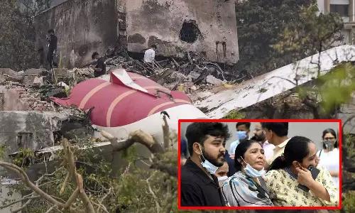 அகமதாபாத் விமான விபத்தில் தம்பி உயிரிழப்பு - துக்கம் தாங்காமல் அக்கா மாரடைப்பால் மரணம்