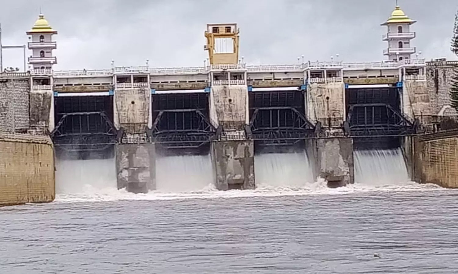 கபினி அணையில் இருந்து வினாடிக்கு 25ஆயிரம் கனஅடி தண்ணீர் திறப்பு