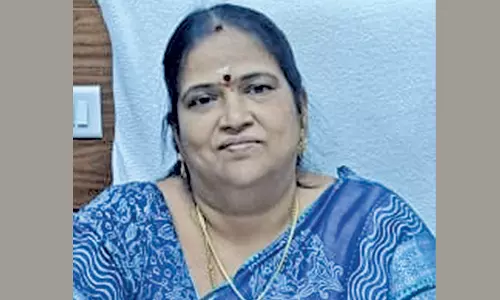 திருச்சி அருகே ஜே.சி.பி. எந்திரம் மீது ஜீப் மோதி விபத்து - பெண் சப்-கலெக்டர் பலி