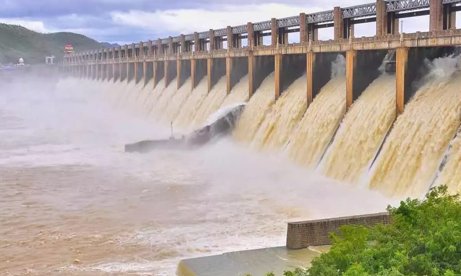 மேட்டூர் அணைக்கு நீர்வரத்து வினாடிக்கு 18,220 கன அடியாக அதிகரிப்பு