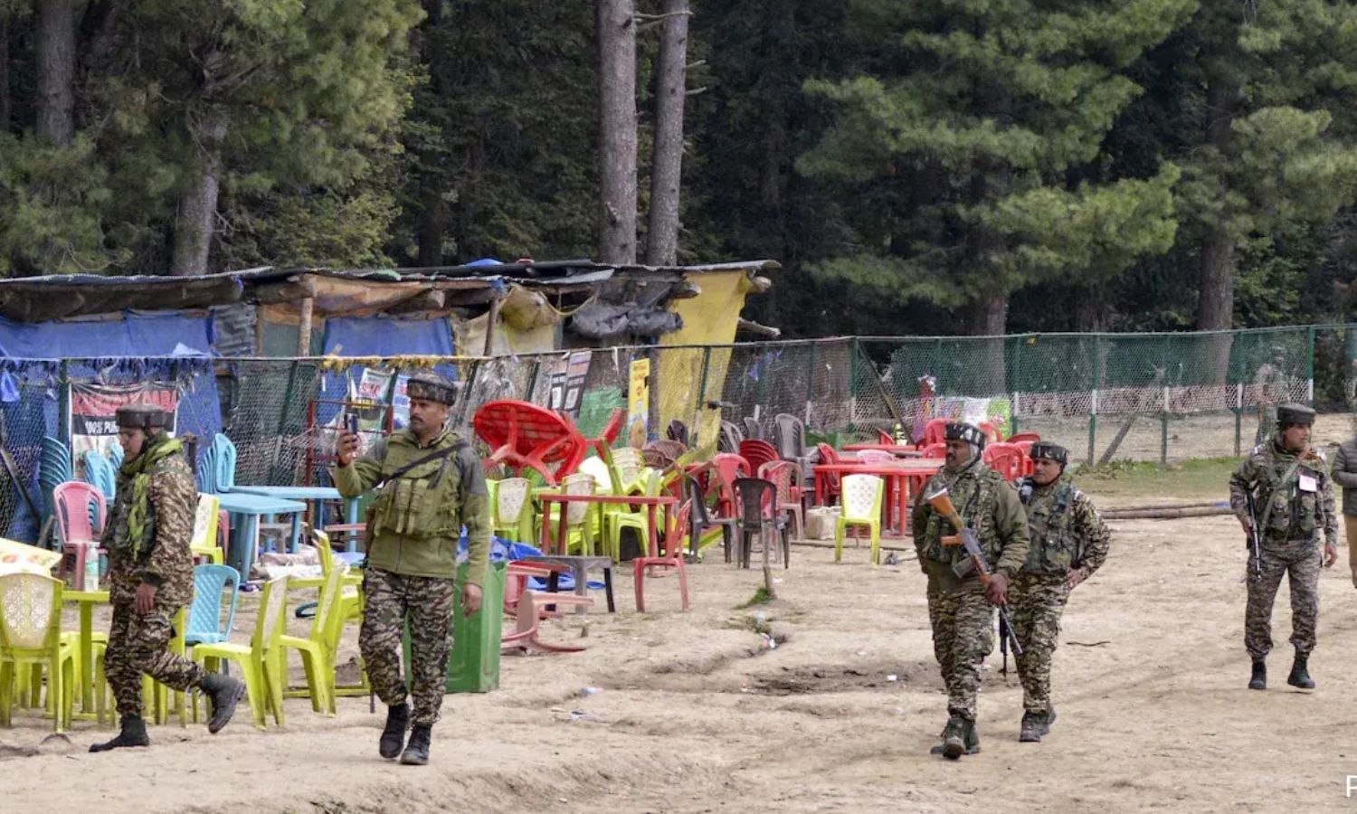 பஹல்காம் தாக்குதல்: பயங்கரவாதிகளுக்கு அடைக்கலம்  கொடுத்த இருவர் கைது