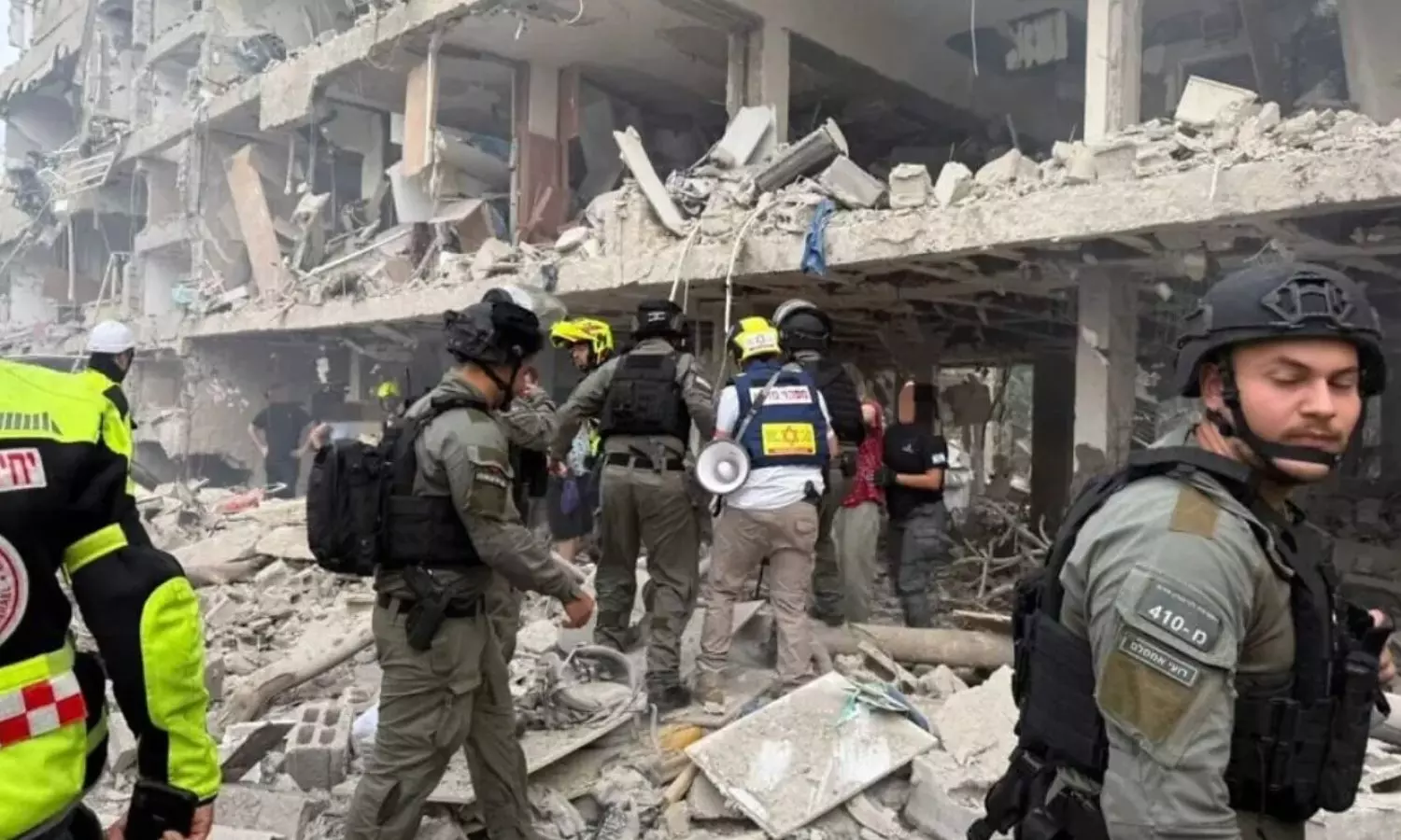 சீண்டிய அமெரிக்கா.. இஸ்ரேல் மீது மிஸைல் மழை பொழிந்த ஈரான்.. போர் தீவிரம்