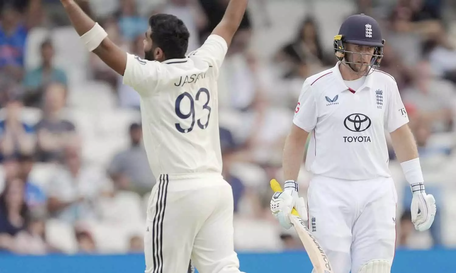 ஜோ ரூட்டை அதிகமுறை வீழ்த்திய 2-வது வீரர்: ஹசில்வுட் சாதனையை சமன் செய்த பும்ரா