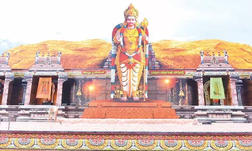 மதுரையில் குவிந்த முருக பக்தர்கள்- கந்த சஷ்டி பாடி கின்னஸ் சாதனை படைக்கிறார்கள்