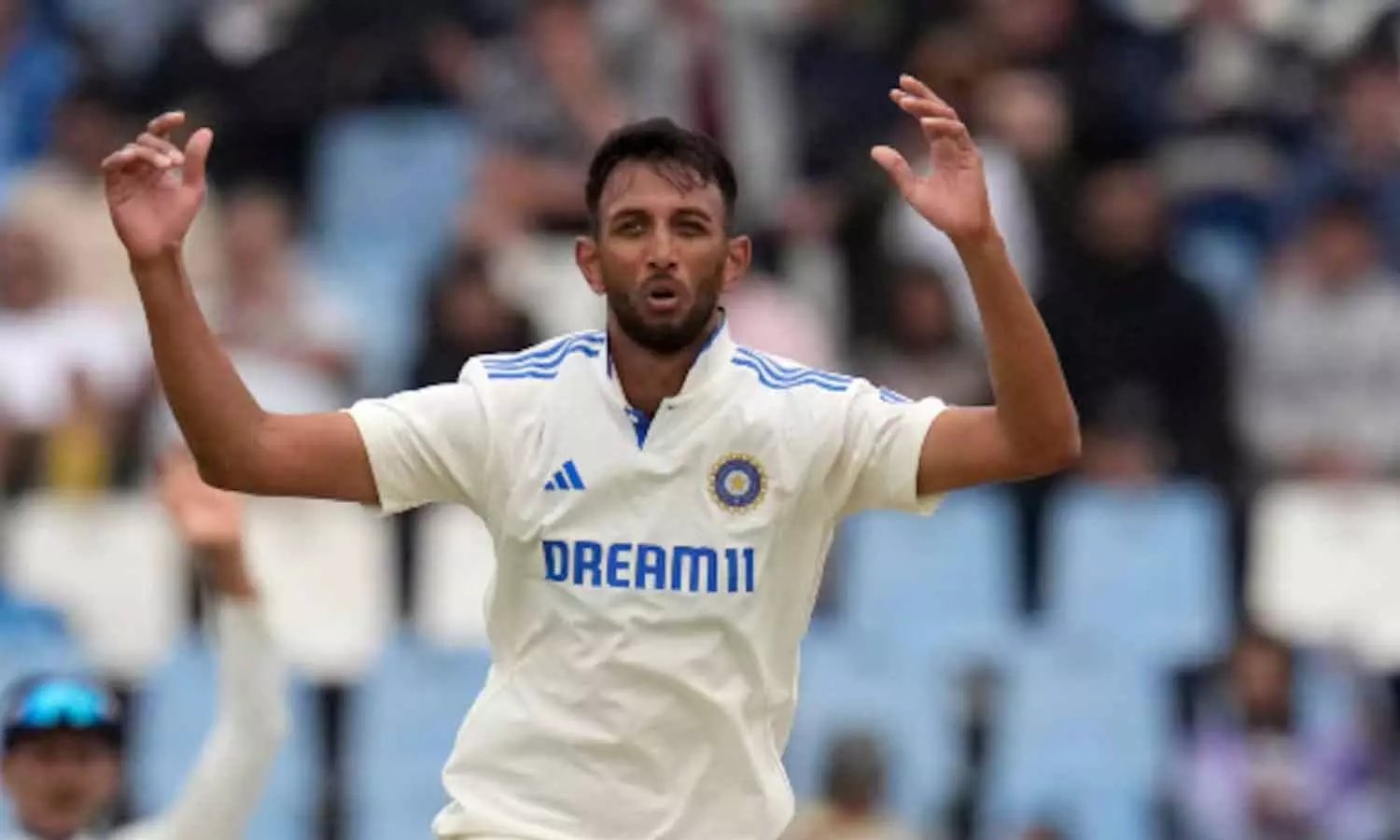 ரன்களை வாரி வழங்கும் வள்ளல்.. மோசமான சாதனை படைத்த பிரசித் கிருஷ்ணா