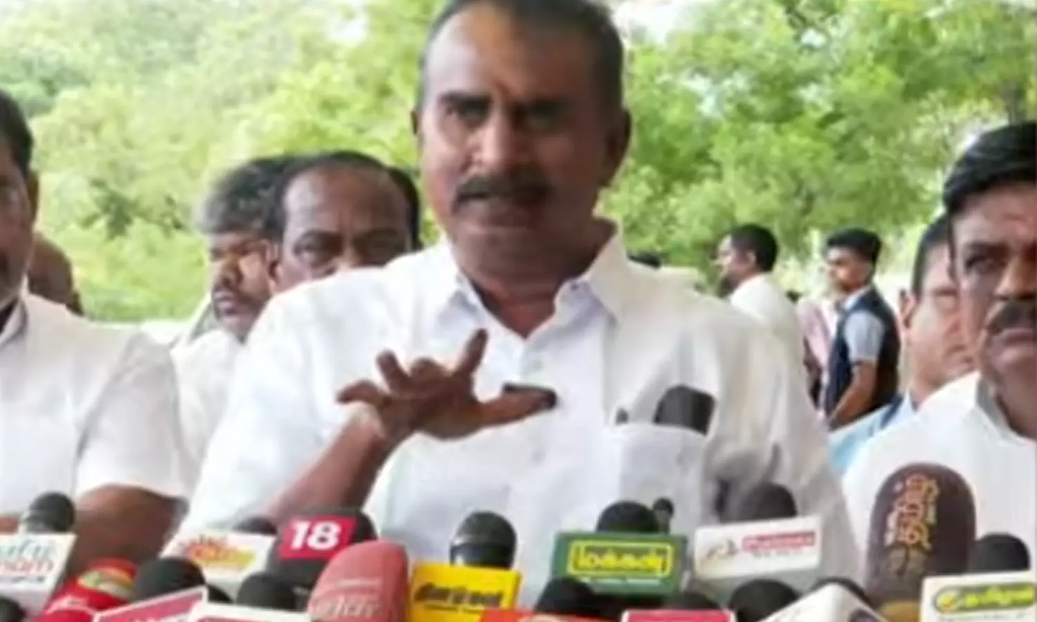 பா.ஜ.க.வுடன் கூட்டணி முறிவு..? எஸ்.பி.வேலுமணி எச்சரிக்கை