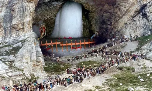 பயங்கரவாதிகள் தாக்குதல் நடத்த திட்டம் - அமர்நாத் யாத்திரைக்கு பாதுகாப்பு அதிகரிப்பு