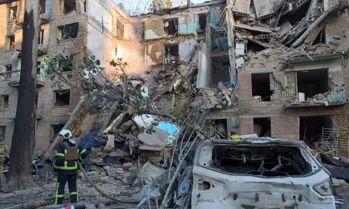 உக்ரைன் மீது ரஷியா டிரோன், ஏவுகணை தாக்குதல்: 9 பேர் பலி