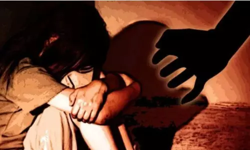 பள்ளியில் 24 சிறுமிகளை தொடர் பாலியல் துன்புறுத்தல் செய்த கணித ஆசிரியர் கைது