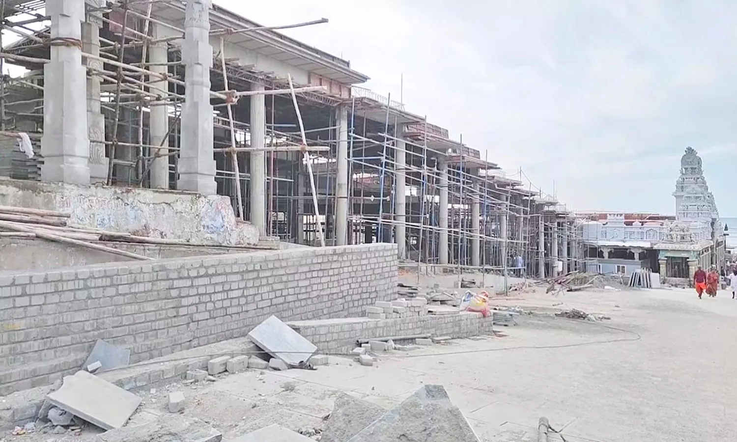 திருச்செந்தூர் சுப்பிரமணிய சுவாமி கோவிலில் கும்பாபிஷேக பணிகள் தீவிரம்