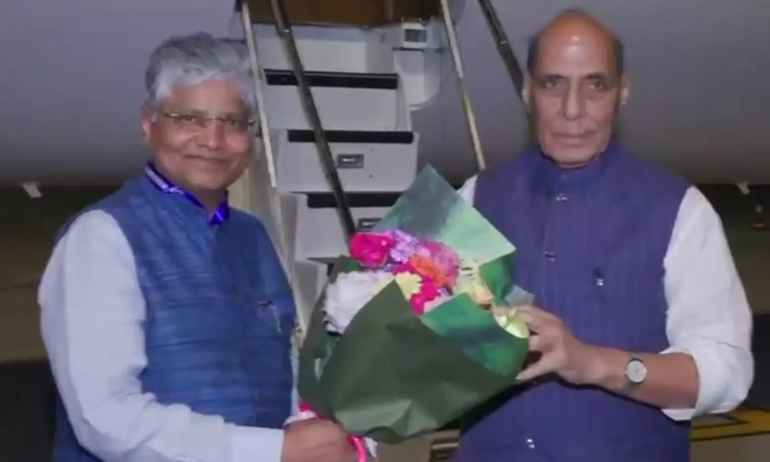 பாதுகாப்புத்துறை மந்திரிகள் மாநாடு: சீனா சென்றடைந்தார் ராஜ்நாத் சிங் பாதுகாப்புத்துறை மந்திரிகள் மாநாடு: சீனா சென்றடைந்தார் ராஜ்நாத் சிங்