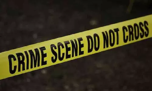 காதலை ஏற்காததால் ஆத்திரம்: இளம்பெண்ணை மாடியில் இருந்து கீழே தள்ளி கொன்ற வாலிபர்