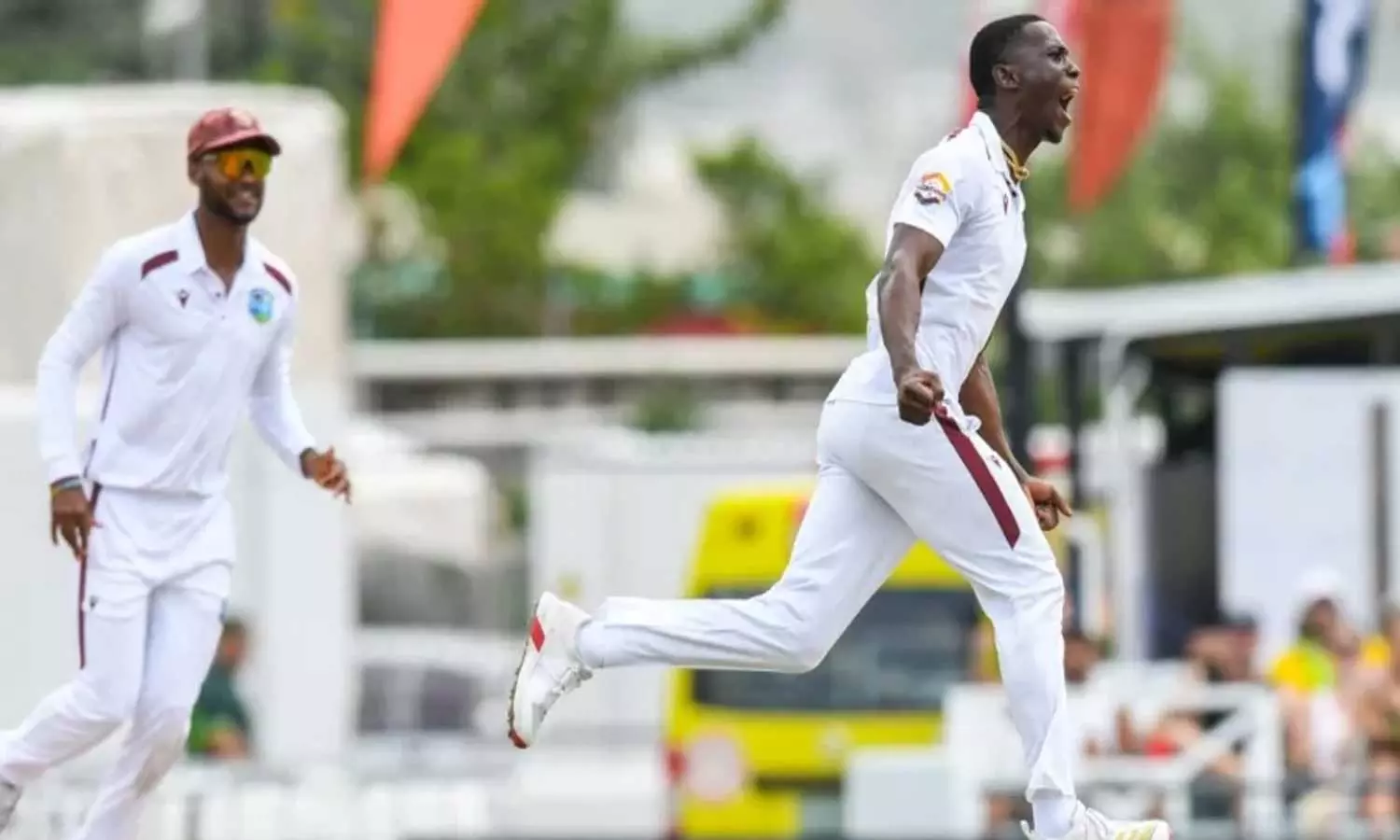 முதல் டெஸ்ட்: ஆஸ்திரேலியாவை 180 ரன்னில் சுருட்டிய வெஸ்ட் இண்டீஸ்