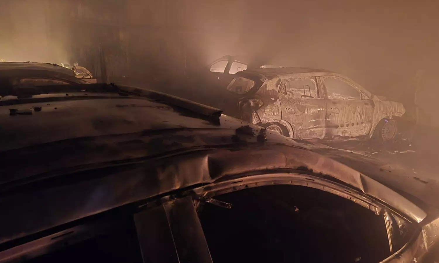 நாகர்கோவிலில் இன்று ஷோரூமில் தீ விபத்து-16 கார்கள் எரிந்து சேதம்