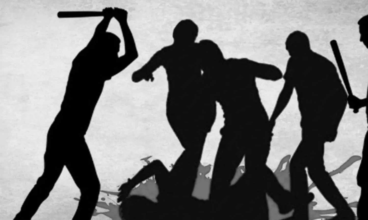 டான்சரை திருமணம் செய்த வாலிபர்: 3 ஆண்டுகள் கழித்து சொந்த ஊருக்கு திரும்பியபோது அடித்து கொலை செய்த குடும்பத்தினர் டான்சரை திருமணம் செய்த வாலிபர்: 3 ஆண்டுகள் கழித்து சொந்த ஊருக்கு திரும்பியபோது அடித்து கொலை செய்த குடும்பத்தினர்