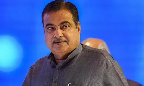 இருசக்கர வாகனங்களுக்கு சுங்க கட்டணம் வசூலிக்கப்படுமா?: நிதின் கட்கரி விளக்கம்