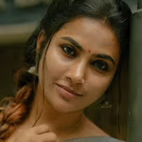 மைனா நந்தினி