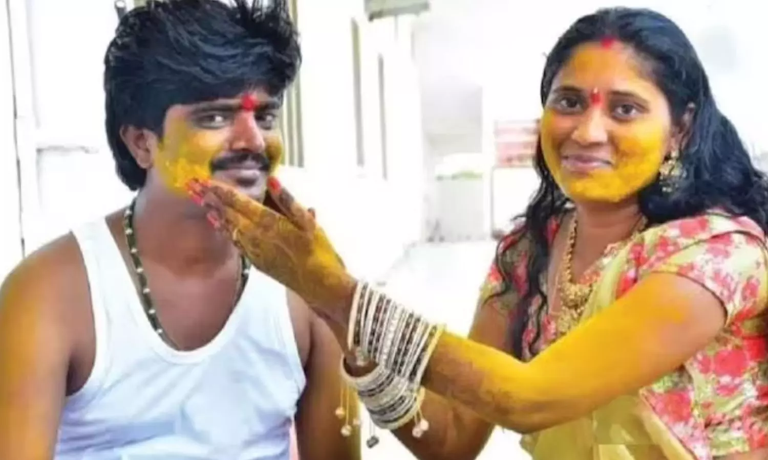 முக்கோண காதலில் தாய், மகள்.. திருமணமான ஒரே மாதத்தில் கொலையான அப்பாவி கணவன் - திடுக் பின்னணி! முக்கோண காதலில் தாய், மகள்.. திருமணமான ஒரே மாதத்தில் கொலையான அப்பாவி கணவன் - திடுக் பின்னணி!