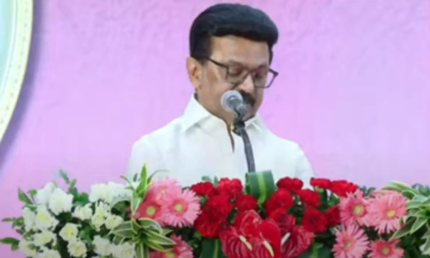 தொட்ட துறைகள் அனைத்திலும் கோலோச்சியவர் கலைஞர் கருணாநிதி - மு.க.ஸ்டாலின் புகழாரம் தொட்ட துறைகள் அனைத்திலும் கோலோச்சியவர் கலைஞர் கருணாநிதி - மு.க.ஸ்டாலின் புகழாரம்