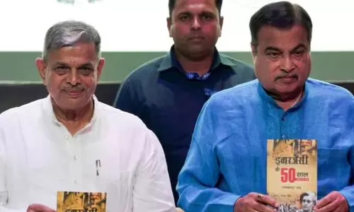 அரசியலமைப்பை எரித்தவர்கள் ஆர்எஸ்எஸ்.. பாஜகவோடு சேர்ந்து அதை அழிக்க மீண்டும் சதி - காங்கிரஸ்