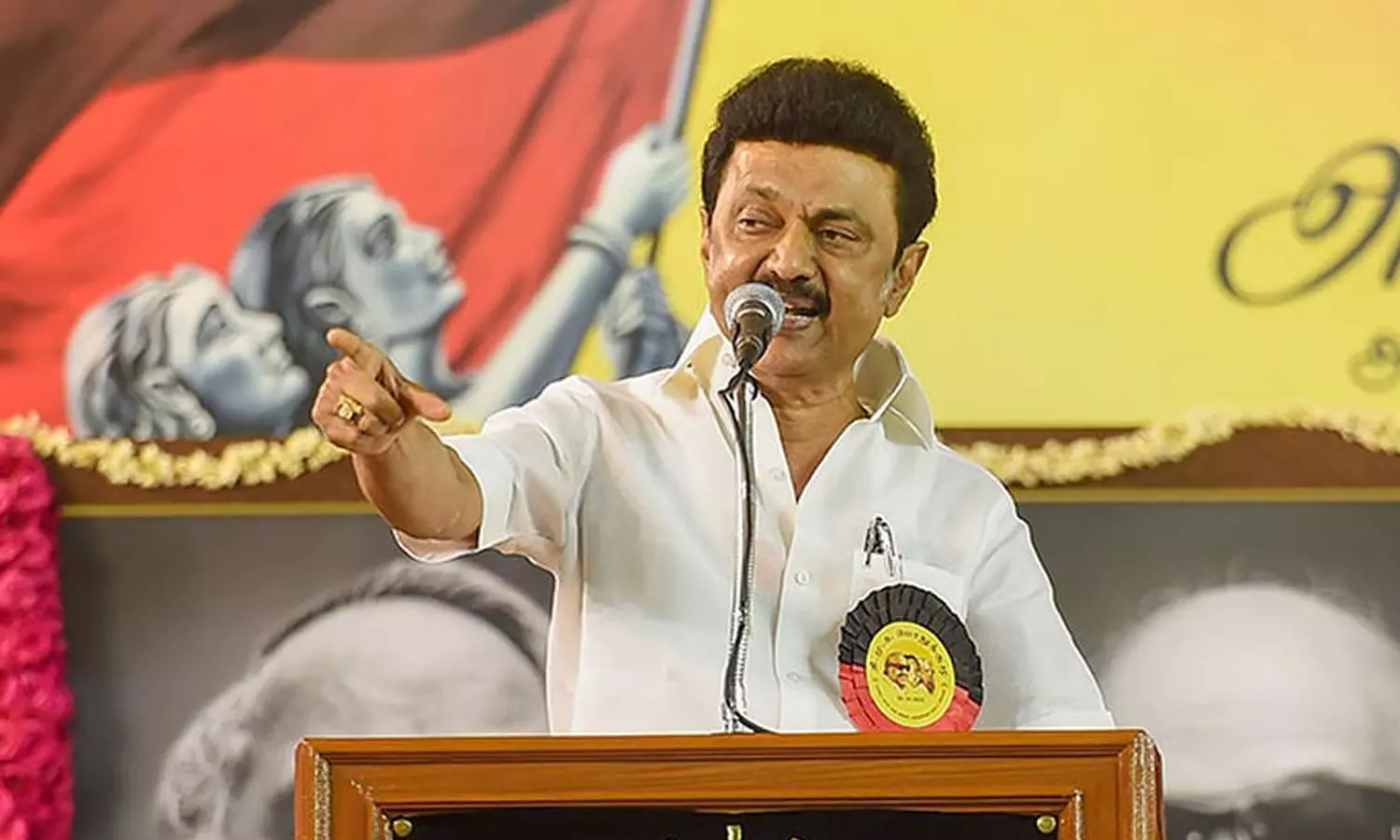 மண், மொழி, மானத்தைக் காப்பாற்ற ஒன்றிணைந்து நிற்போம்..! முதலமைச்சர் மு.க.ஸ்டாலின் மண், மொழி, மானத்தைக் காப்பாற்ற ஒன்றிணைந்து நிற்போம்..! முதலமைச்சர் மு.க.ஸ்டாலின்