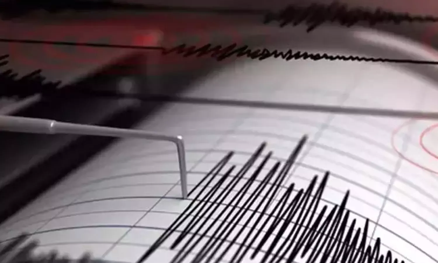 பாகிஸ்தானில் 5.2 ரிக்டர் அளவுகோலில் திடீர் நிலநடுக்கம் பாகிஸ்தானில் 5.2 ரிக்டர் அளவுகோலில் திடீர் நிலநடுக்கம்