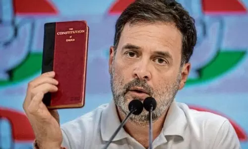 மீண்டும் கிழிந்த ஆர்எஸ்எஸ் முகமூடி.. அரசியலமைப்பை அகற்றி மனுஸ்மிருதியை அமல்படுத்த பாஜக சதி  - ராகுல்