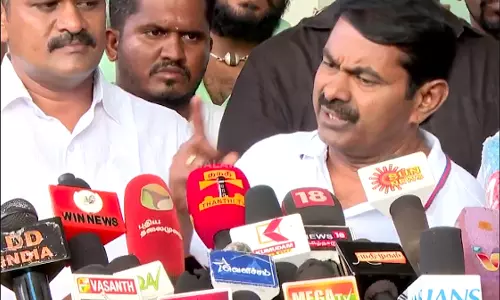 நடிகர்கள் ஸ்ரீகாந்த், ஸ்ரீகிருஷ்ணா ஆகியோர் அப்பாவிகள்- சீமான்