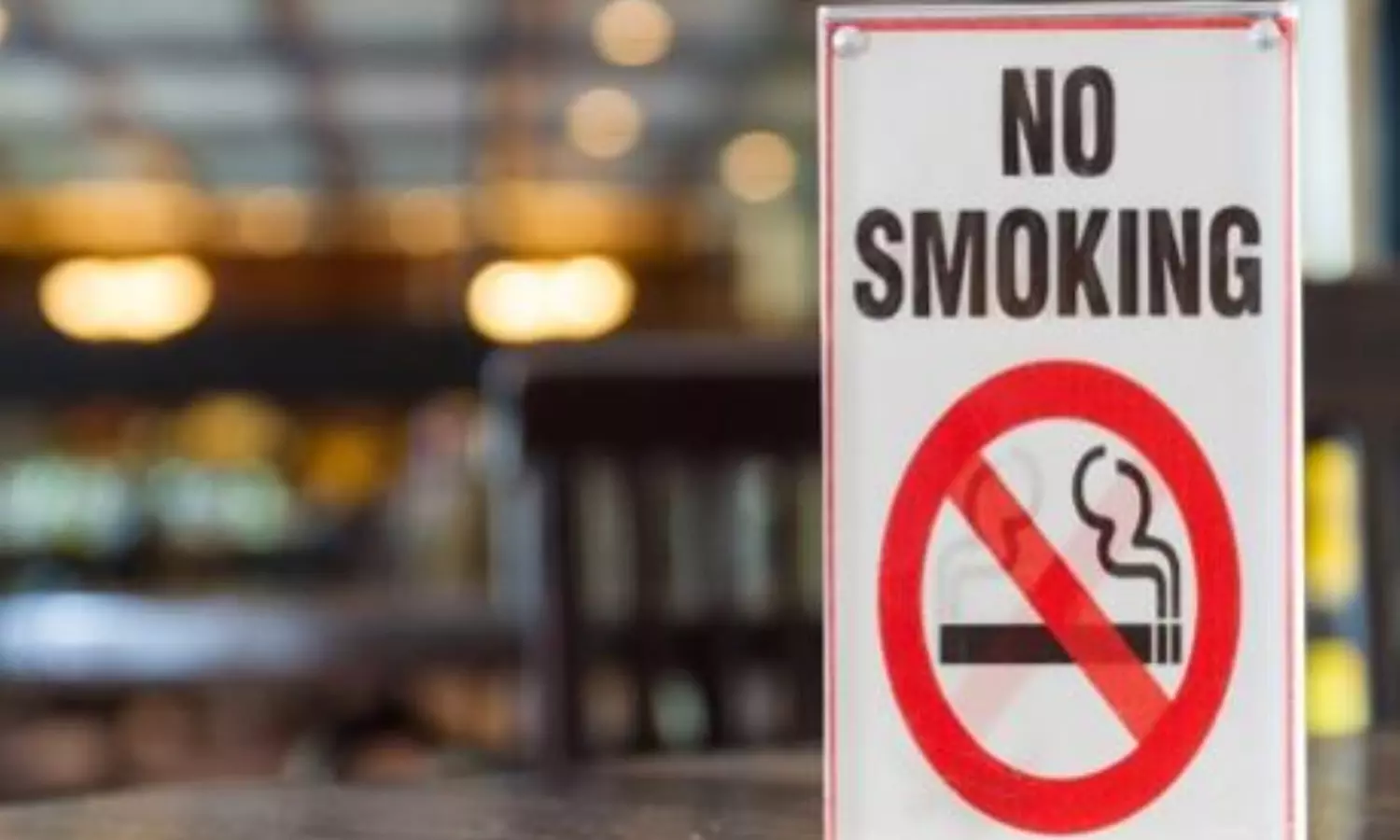 பிரான்சில் கடற்கரை, பூங்காக்களில் புகை பிடிக்க தடை