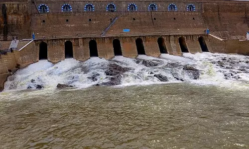 44வது முறையாக மேட்டூர் அணை முழு கொள்ளளவை எட்டியது- உபரி நீர் திறப்பு