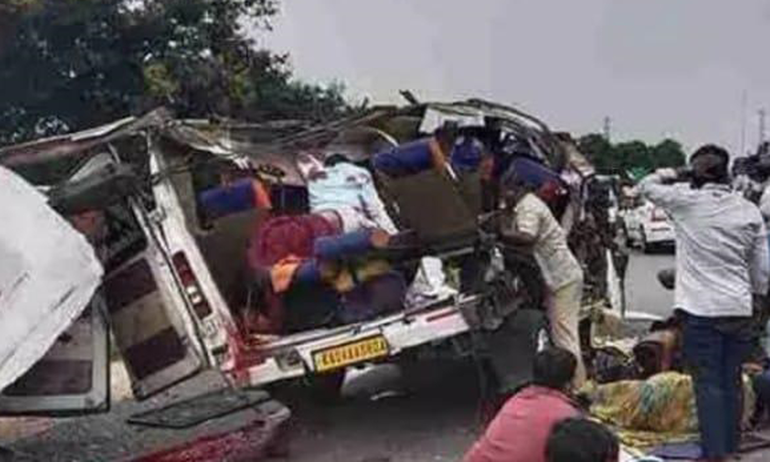 திருப்பதி கோவிலுக்கு வந்த கர்நாடக பக்தர்கள் 3 பேர் விபத்தில் பலி