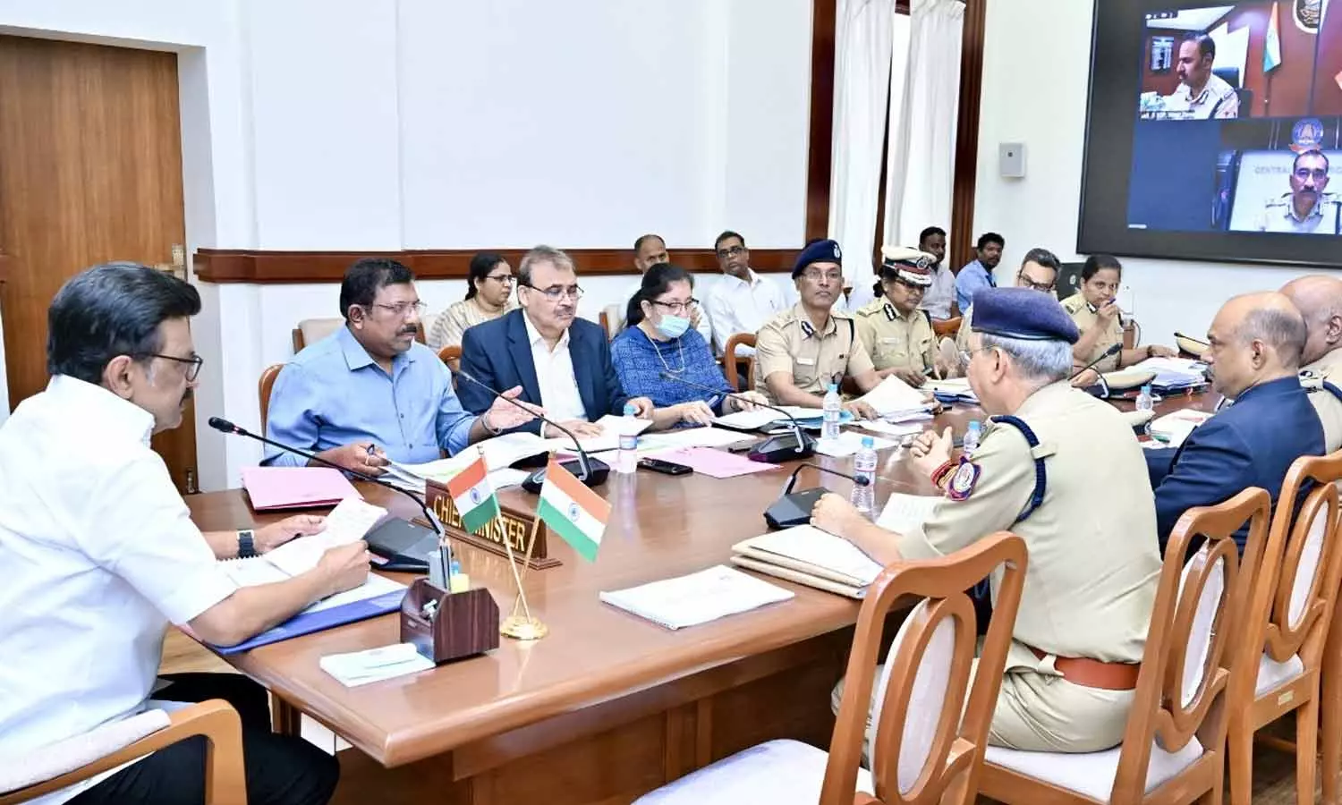 யார் கடமை தவறினாலும் அரசின் நடவடிக்கை மிக மிக கடுமையாக இருக்கும்- மு.க.ஸ்டாலின் எச்சரிக்கை